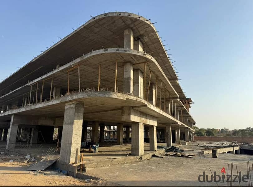 عيادة للبيع 41م متشطب بالكامل مول محور بلازا الحي الاول شارع سنترال 6 اكتوبر مقدم10% تقسيط 6سنين 0