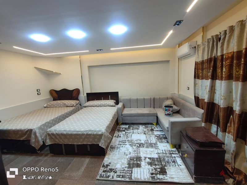 ستوديو للايجار في 6 اكتوبر الحي الاول مجاورة 8 من المالك مباشرة 0