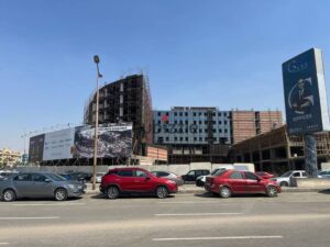 للبيع معرض سيارات علي التسعين الشمالي التجمع الخامس جاهز للمعاينة دور ارضي بمستوي الشارع واجهه بتسهيلات علي 4 سنوات. 60,000,000 ج.م