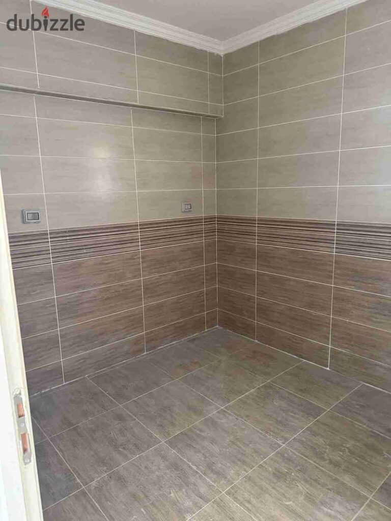 شقه للايجار قانون جديد ب الرحاب2.119م 0