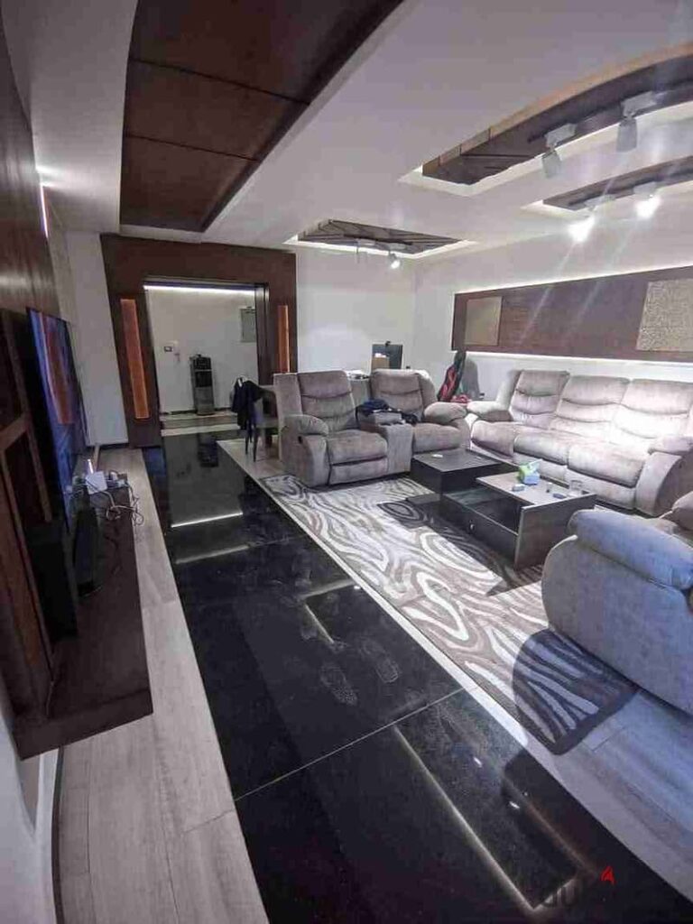 فرصه ممتازه للبيع فى الرحاب شقه 155 م بحديقه خاصه 55 م تشطيبات الترا سوبر لوكس موقع متميز جدا 0