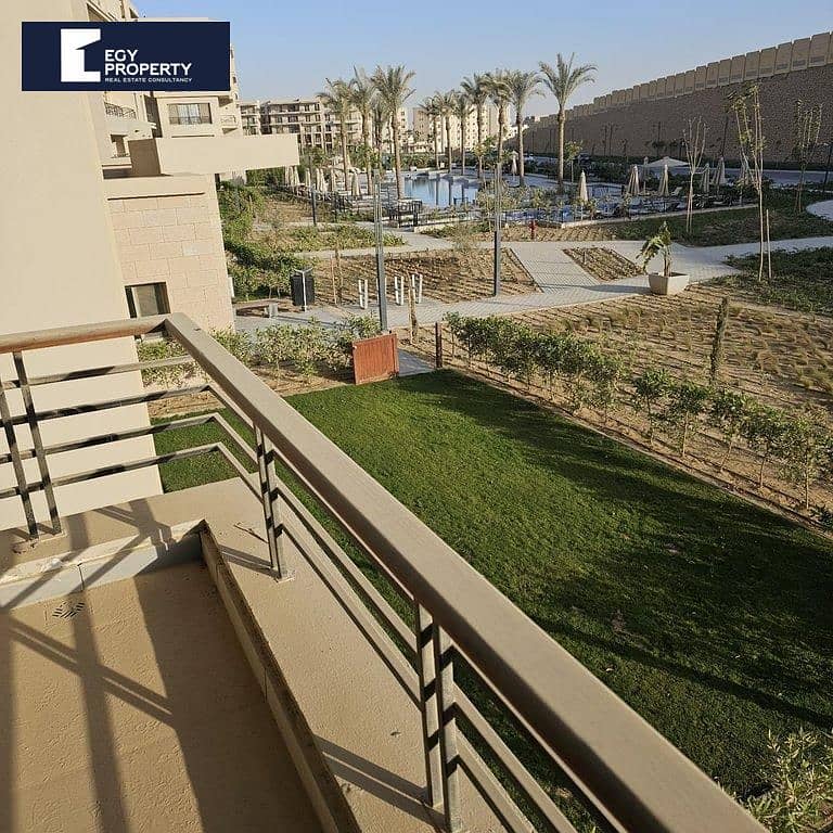 شقة للبيع بمساحة 240 متر  جاهزة للسكن، في أب تاون كايرو، إعمار 0