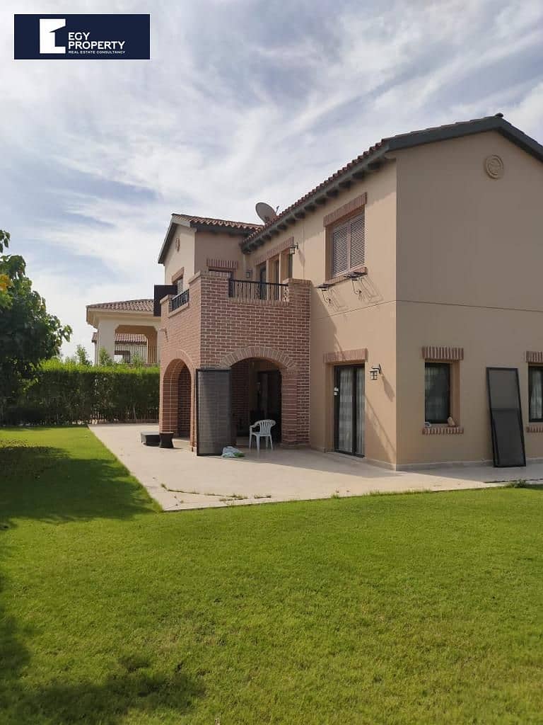 فيلا مستقلة للبيع بمساحة 860 متر جاهزة للسكن، في مراسي، الساحل الشمالي 0