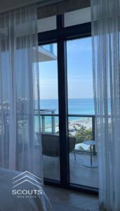 شقة استلام فوري علي البحر و اللاجون في العلمين الجديدة اسكن و استثمربـ اعلي عائد امام ابراج العلمين ديركت في مزارين mazarine north coast 7,000,000 ج.م