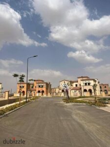 اقل سعر فيلا توين هاوس بتسهيلات ريسيل للبيع في كمبوند سيتي جيت ديار القطرية بمرحلة ايفن بالتجمع الخامس بسعر لقطه برايم لوكيشن بجوار ميفيدا وفيليت 35,790,000 ج.م