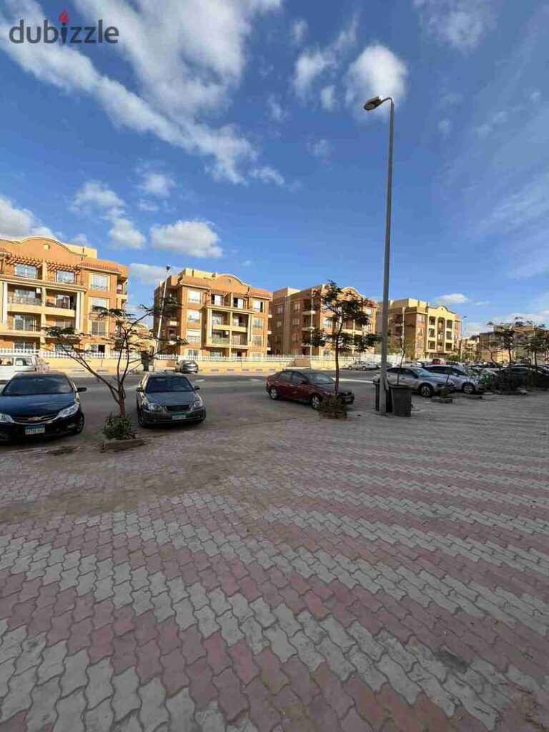 ارضي بحديقه خاصه للبيع كمباوند الخمايل مرحله تالته ب مساحه ١٤٣ م بجاردن ٩٠ فيو مفتوح اول تشطيب هاي سوبر لوكس 0