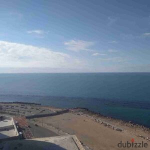 شقة فاخرة للإيجار المفروش – ميامي | على البحر مباشرة المساحة: 200 متر مكيفة بالكامل 1,500 ج.م