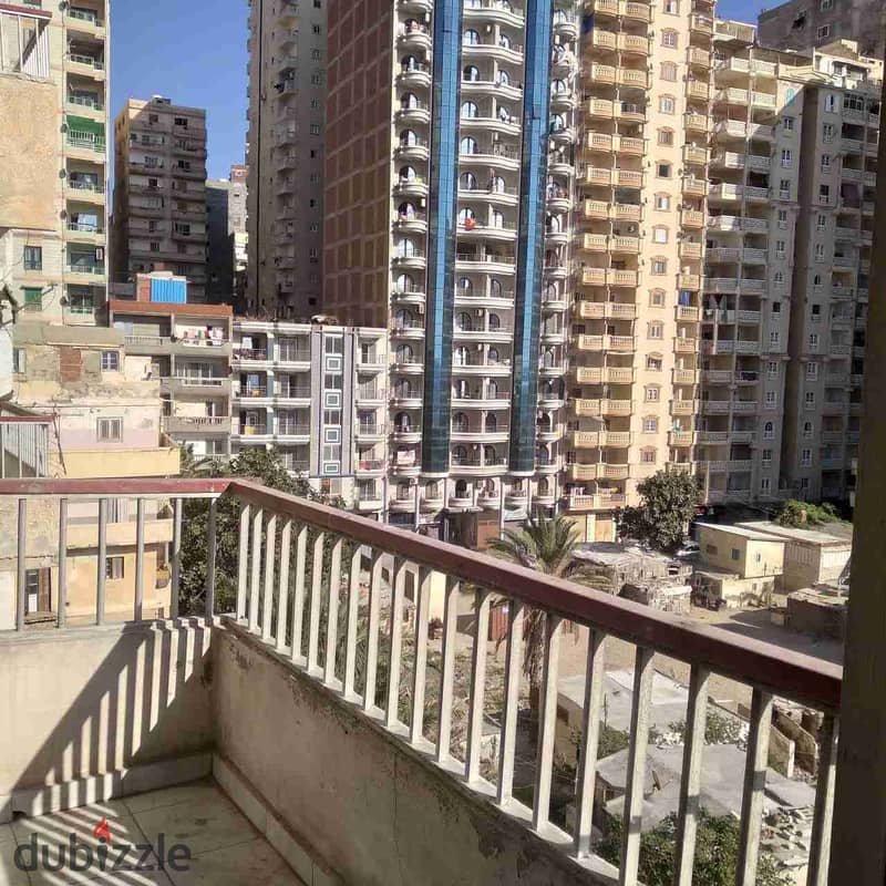 شقة للبيع تمليك – ميامي  المساحة: 130 متر  التقسيم: غرفتين نوم كبار ريسبشن كبير 3 قطع 0