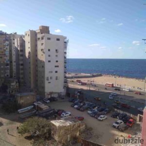 شقة مفروشة للإيجار – فيو للبحر والكورنيش | ميامي موقع متميز جدًا بميامي شقة مفروشة بالكامل بإطلالة رائعة على البحر والكورنيش 500 ج.م