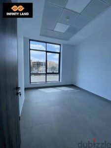 عيادة للايجار45م التجمع الخامس ايترنا مفيدا اعمار  تشطيب كامل بالتكيفات مباشرة على شارع التسعين الجنوبى 35,000 ج.م