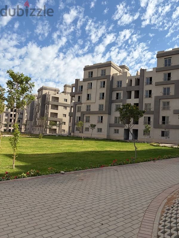 شقه للبيع من المالك مباشر في كمبوند جامعه القاهره بالشيخ زايد 0