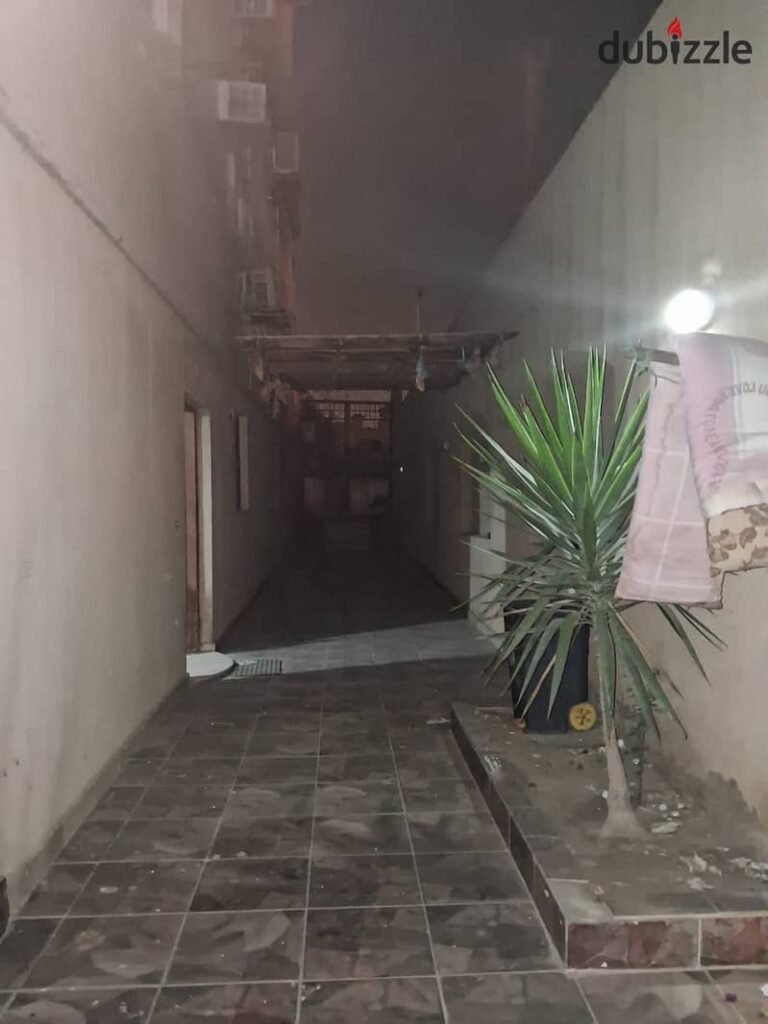 للبيع بيزمنت بفيلات المجاورة الخامسة بالتجمع الاول متشطب 0