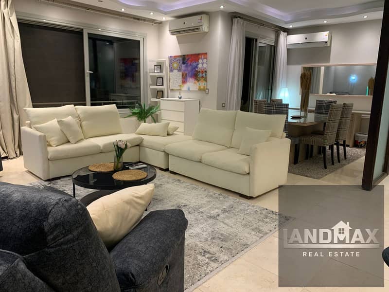 شقه غرفتين تشطيب فندقي مفروشه في فيلدج جيت قرب الجامعه الامريكيه - التجمع الخامس القاهره الجديده 0