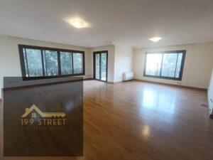 شقة مفروشة للإيجار بمساحة 250م | 4 غرف نوم إحداهم ماستر بحمام خاص | 3 حمام + تواليت ضيوف | تشطيب كامل وفرش جاهز للسكن | سعر الإيجار 2500 دولار 120,000 ج.م