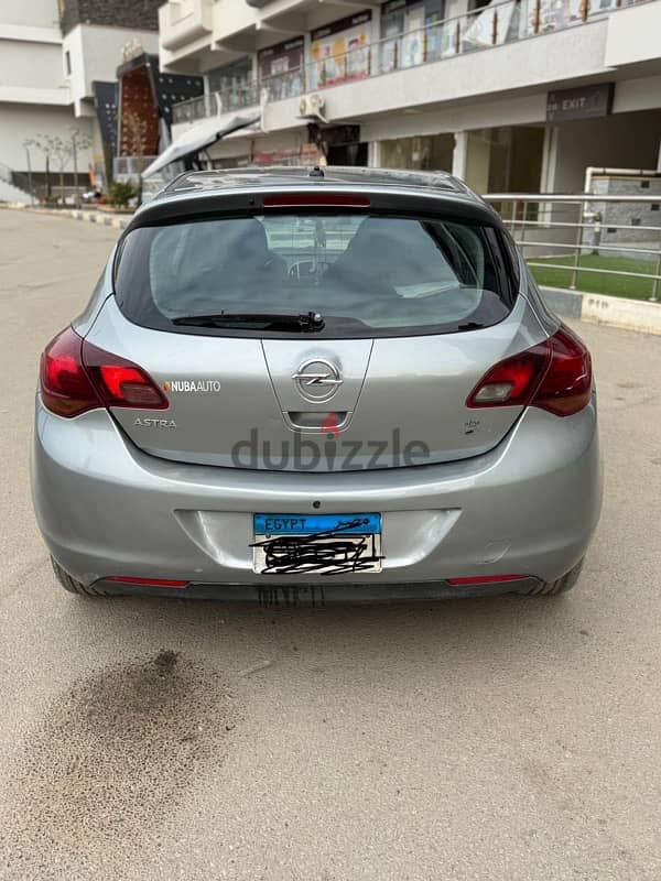 Opel Astra 2012 0