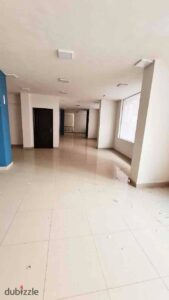 75,000 ج.م مقر مرخص ادارى للايجار 500م / سموحة بالقرب من جرين بلازا مدخل خاص للمراكز الطبية ولكافة الاغراض التجارية دور 1