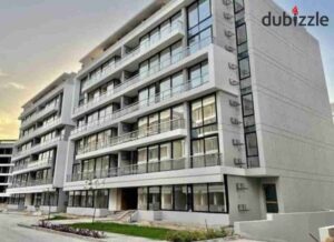 3,400,000 ج.م شقه للبيع متشطبه بالكامل بكمبوند ليك فرونت امام مستشفى مجدي يعقوب 140م وجهات بانوراما 3 غرف خالصه الأقساط