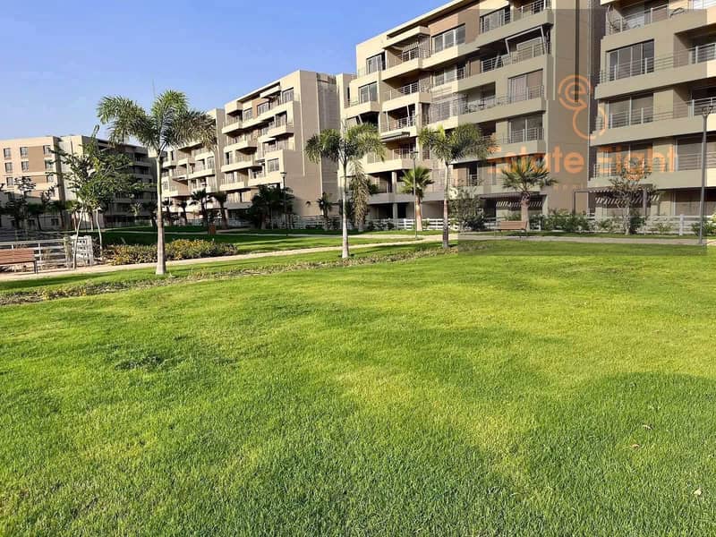 شقة للبيع بموقع مميز جاهزه للاستلام في كابيتال جاردنز مدينه  المستقبل  امتداد القاهره  الجديدة  بالقرب من مدينتي 0