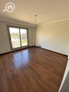 شقة استلام فوري متشطبة بالتكييفات والمطابخ للبيع في بيراميدز هيلز من أورا بجوار نيو جيزة وفيو مميز علي الأهرامات مباشرة 8,500,000 ج.م