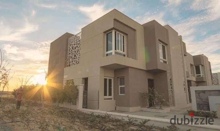 امتلك فيلا فيو مميز في باديا من بالم هيلز 0