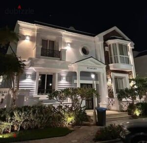 للبيع بالسعر القديم فيلا استلام فورى متشطبه عالفرش ف ماونتن فيو أكتوبر قسط ع 10 سنين 15,000,000 ج.م