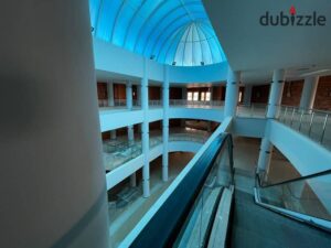 محل مجهز بالتكييفات 30 متر للايجار في الشيخ زايد امام مول مزار الحي 16 18,000 ج.م