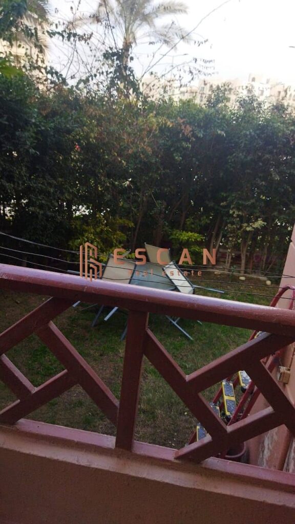 شقة مفروشة ارضى بحديقة ايجار فى الرحاب تشطيب سوبر لوكس موقع مميز بالقرب من الخدمات 0