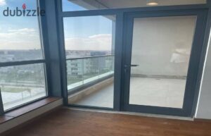 11,000,000 ج.م شقة متشطبة بالكامل فى ابراج ايون فى قلب الشيخ زايد شركة مراكز