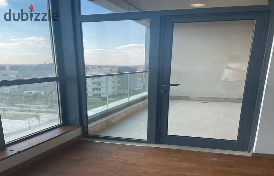 شقة متشطبة  بالكامل فى ابراج ايون فى قلب الشيخ زايد شركة مراكز 0