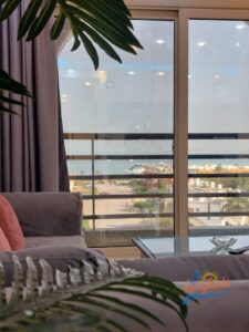 2,800 ج.م شقة 3 غرف على الممشى السياحي مباشرة