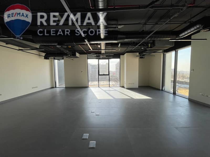 مكتب للإيجار – مفروش بالكامل في هايد بارك القاهرة الجديدة 0