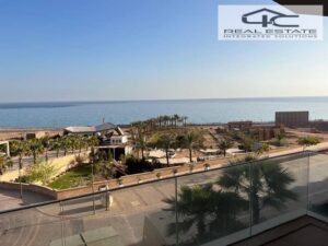 7,500,000 ج.م بسعر لقطة و فيو كامل على البحر شاليه 3 غرف نوم بالفرش والاجهزة للبيع في اميز لوكيشن فى المونت جلالة العين السخنة IL Monte Galala Ain Sukhna