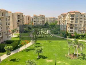 لعشاق المساحات الواسعه شقه 211 متر للايجار فيb3 تشطيبات سوبر للوكس وفيو وايد جاردن بحري غير مجروحه للوكيشن مميز جدااا بجوار الخدمات والنادي 30,000 ج.م