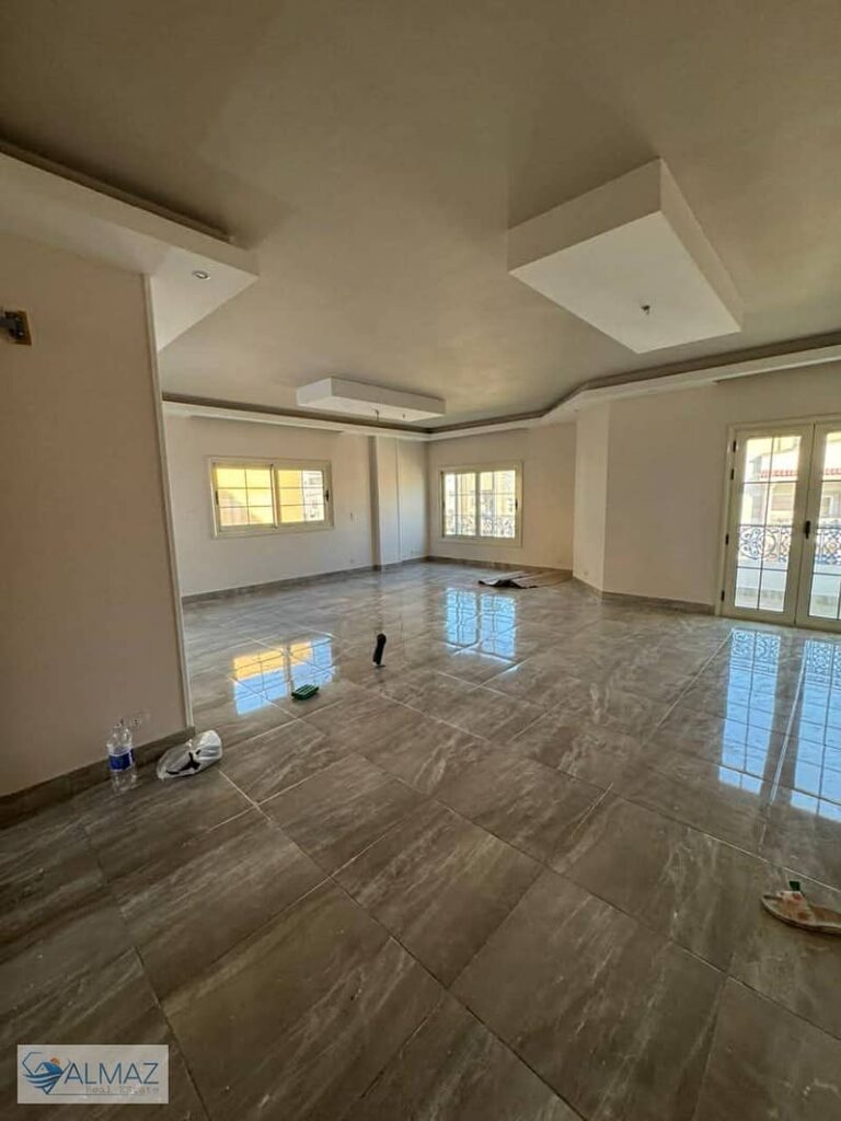 *شقة للايجار في البنفسج عمارات في التجمع الاول*خطوات من التسعين الشمالي تقاطع التسعين الشمالي ومحور محمد نجيب قريبة من الجامعة الأمريكية AUC. قريبة من 0