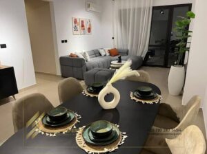 شقة مفروشة حديثة للغاية للإيجار في إيست تاون 80,000 ج.م