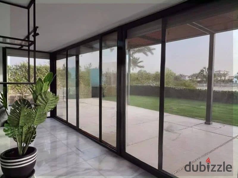 توين هاوس صف أول على الجولف استلام فوري جاهز للسكن في جولف فيوز بالم هيلز بجوار نيو جيزه , ذا كراون و سوان ليك ويست 0