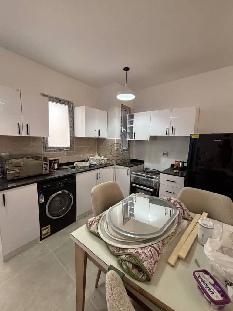 بنتهاوس فاخر ومفروش بالكامل للبيع في ماونتن فيو رأس الحكمة - مرحلة Rhodes (إطلالة مذهلة على المسبح) 0