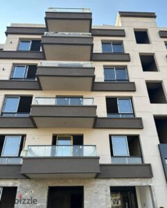 للبيع شقه كورنر ارضي بجاردن في كمبوند دي جويا نيو زايد مساحه ١٠٦ متر جاردن ٣٥ متر . 6,443,600 ج.م