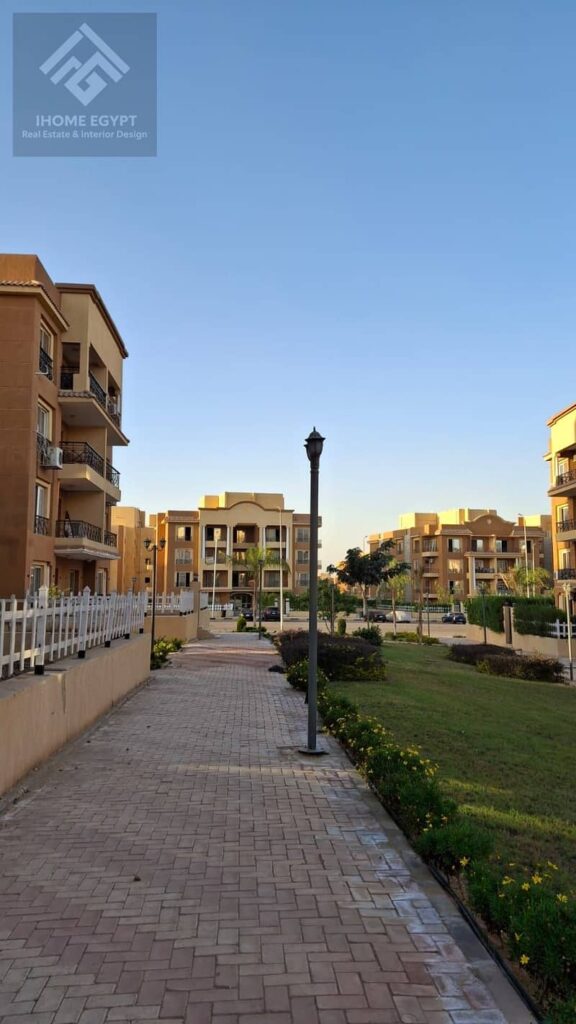 شقة للايجار ارضي بجاردن في كمبوند الخمايل المرحلة التالتة ب تكميلي فيو مفتوح على لاند سكيب مساحة 163 متر جاردن بمساحة 130 متر بحري صريح خطوات للبوابة 0