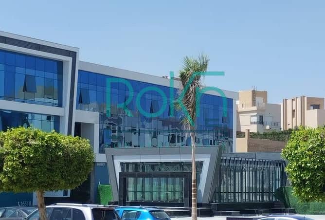 للإيجار  في مول Trivium زايد    فيو علي البلازا    عياده أو مركز طبى أو معمل تحاليل 0