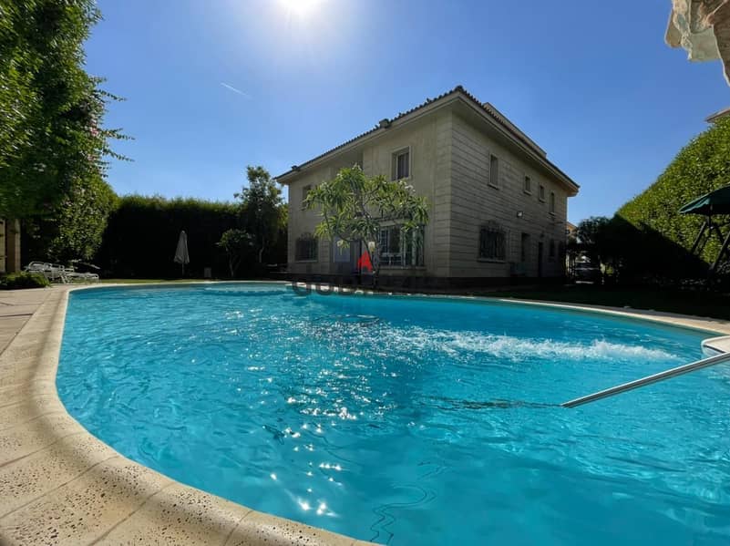 فيلا للايجار فى مدينتى تشطيب خاص مكيفة ومفروشة بالكامل بحمام سباحة خاص 4 غرف نوم نموذج E 0