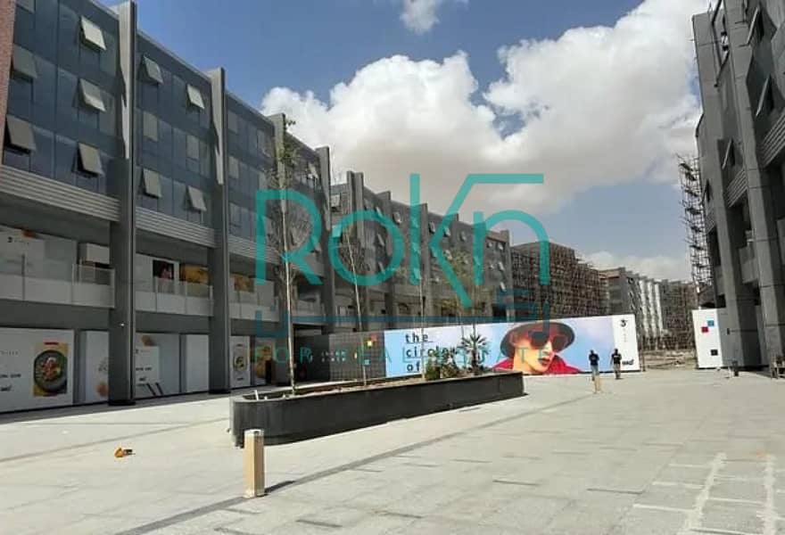 محل تجاري للبيع بموقع مميز في الجولدن سكوير – التجمع الخامس بعائد سنوي يصل إلى 3 مليون جنيه 0