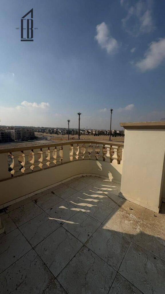 رووف  300 م  للبيع في الاندلس – التجمع الخامس مباشرة من المالك وبخصم نقدي مميز. 0