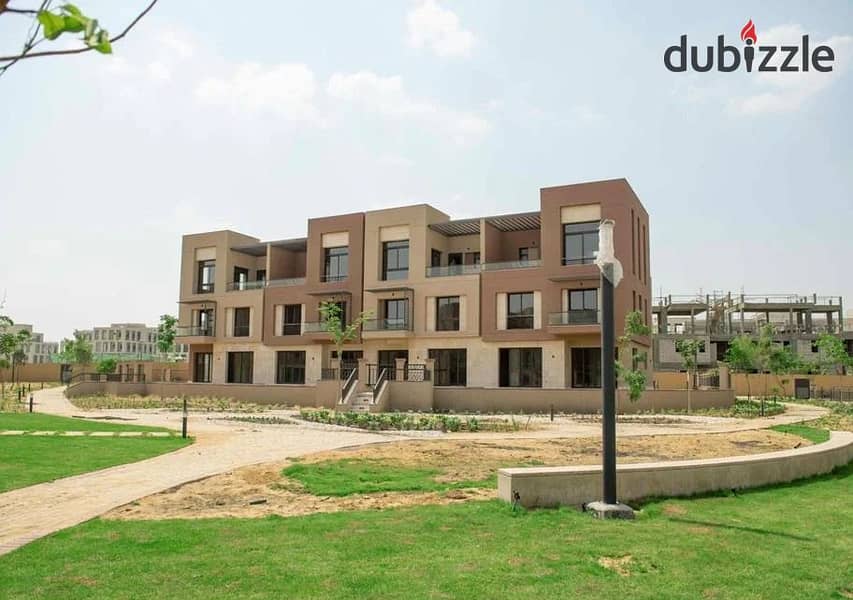 شقة ريسيل لوكيشن مميز تصميم فريد جاهزة للسكن بمساحة 247 متر مع تراس 47 متر مدفوعة بالكامل نصف تشطيب  في ديستريكت 5 مرايز بلاتو بيلدينج 0