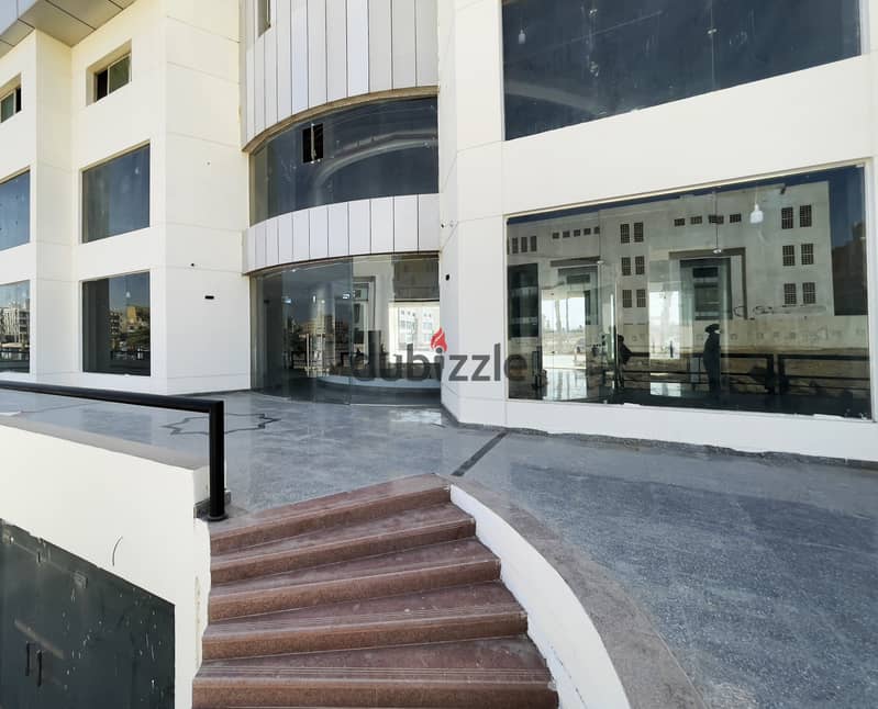 كافيه للإيجار بمساحة 60م بمساحات اوت دور في قلب 6 اكتوبر امام جامعة الثقافة والعلوم 0