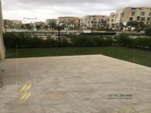 110,000 ج.م دوبلكس مع حديقة للإيجار في إيست تاون – مطبخ وتكيفات