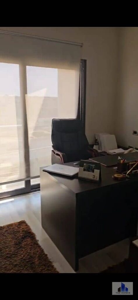 مكتب إداري للإيجار 84 متر متشطب بموقع مميز في بيرل دي  روي التجمع الخامس 0