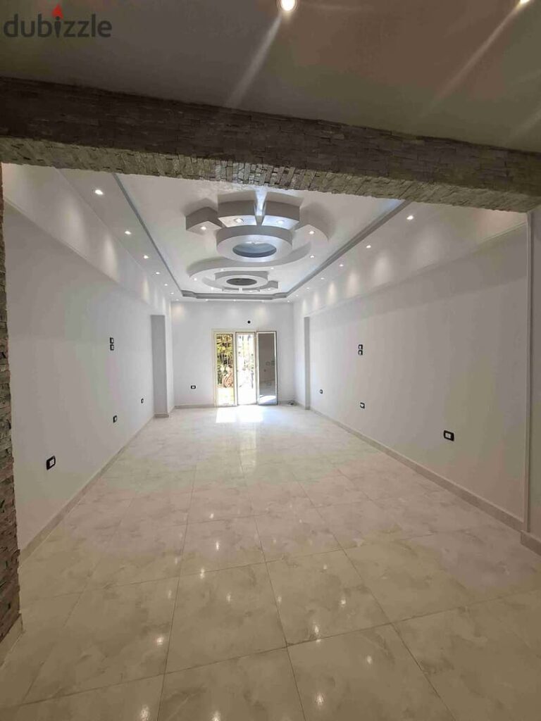 شقة للايجار دور ارضي مرتفع موقع متميز في النرجس في التجمع الخامس 0