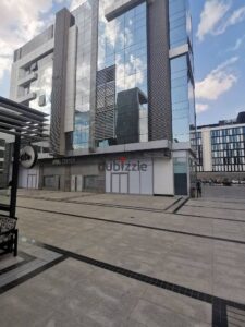 90,000 ج.م للايجارعياده 95 متر متشطبه بالتكييفات في توين تاورز – بجوار كابيتل بيزنس بارك