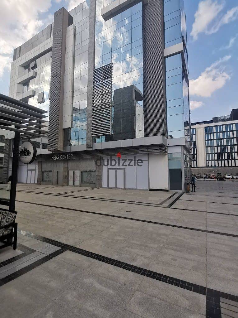 للايجارعياده 95 متر  متشطبه بالتكييفات في توين تاورز - بجوار كابيتل بيزنس بارك 0